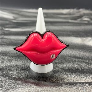Betsey Johnson - Lips Ring